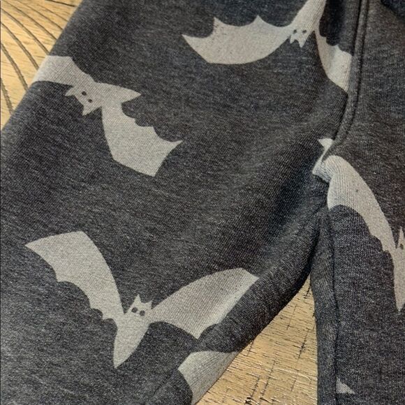 Gray Bat 🦇 Print Sweat Shorts 🩳 Distressed Cool 😎 - Picture 4 of 17